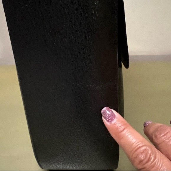 Gucci Large Leather Attache’ Laptop Tote Sleek Design w/ Metal Ring Handles. - Picture 11 of 15